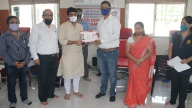 कोरोनाच्या संकटकाळी रक्तदान करणारे देवदूत