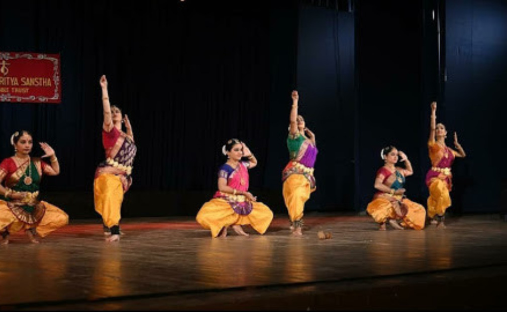 डान्स अकॅडमीज अडचणीत ; चालू करायला परवानगी द्यावी