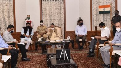 अंतिम वर्षाच्या परीक्षेबाबत राज्यपालांच्या अध्यक्षतेखाली कुलगुरुंची बैठक