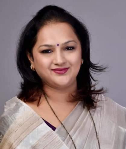 शिवसेनेच्या कांचन कुंबरे यांचा भाजपात प्रवेश शिवसेनेच्या कांचन कुंबरे यांचा भाजपात प्रवेश