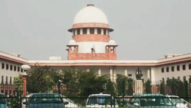 महाराष्ट्रात राष्ट्रपती राजवट लागू करण्याची मागणी करणाऱ्यांना सुप्रीम कोर्टाने फटकारले.