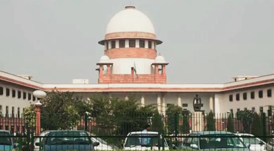 महाराष्ट्रात राष्ट्रपती राजवट लागू करण्याची मागणी करणाऱ्यांना सुप्रीम कोर्टाने फटकारले.