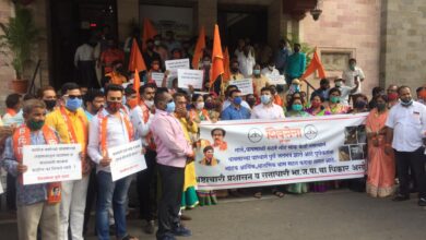 पालिकेतील सत्ताधारी व प्रशासनाच्या विरोधात शिवसेनेचे आंदोलन