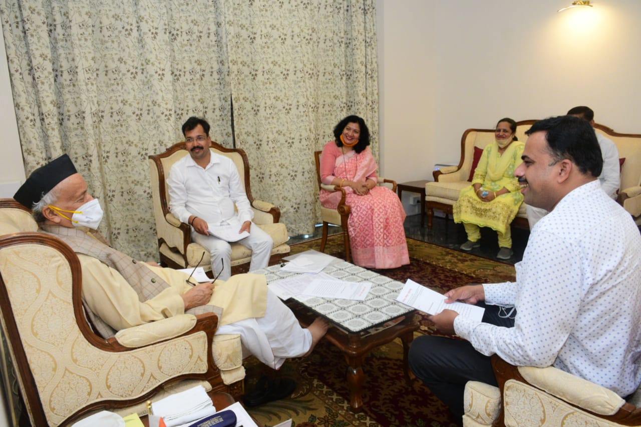 ब्राह्मण समाजाच्या महामंडळाबाबत राज्यसरकारला निर्देश देणार – राज्यपाल  कोश्यारी