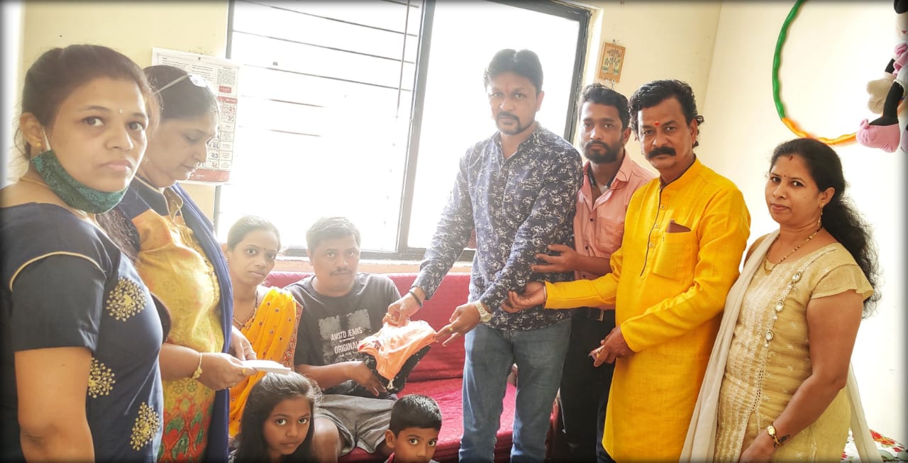 मदतीस कारण की… पोलिस मित्र युवा महासंघाची सामाजिक बांधिलकी