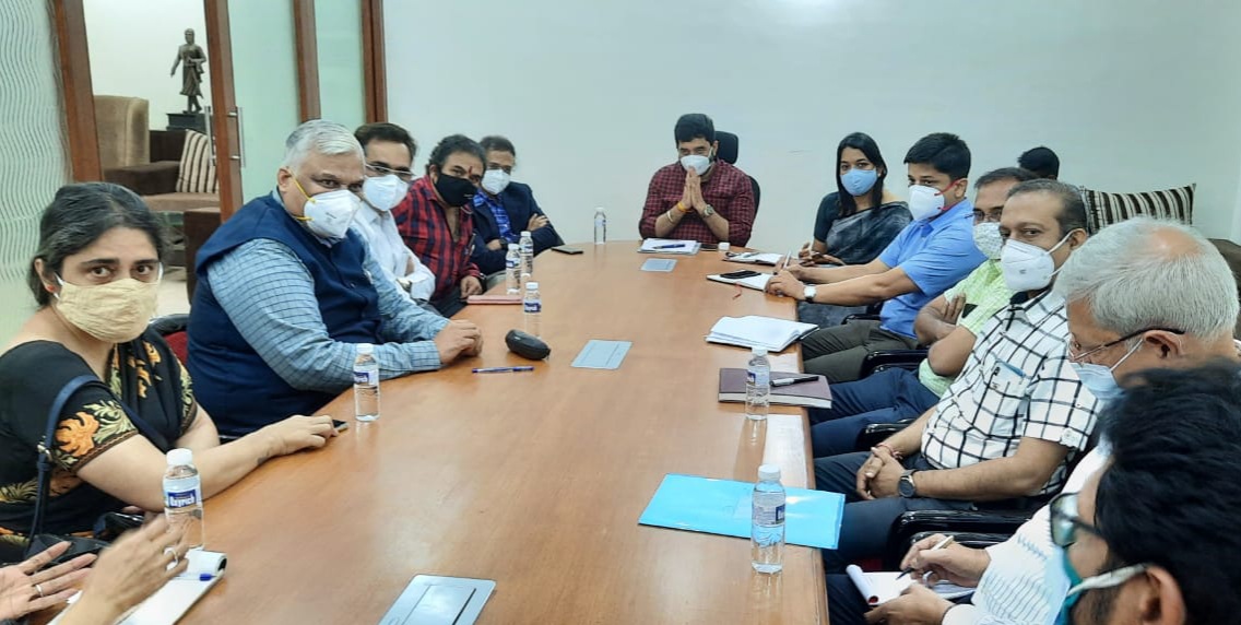 कोरोनाची दुसरी लाट थोपविण्यासाठी सामूहिक प्रयत्न गरजेचे – महापौर मुरलीधर मोहोळ कोरोनाची दुसरी लाट थोपविण्यासाठी सामूहिक प्रयत्न गरजेचे – महापौर मुरलीधर मोहोळ