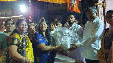 बचत गटातील महिलांना आवश्यक वस्तूंचे चंद्रकांत पाटील यांच्या हस्ते वाटप