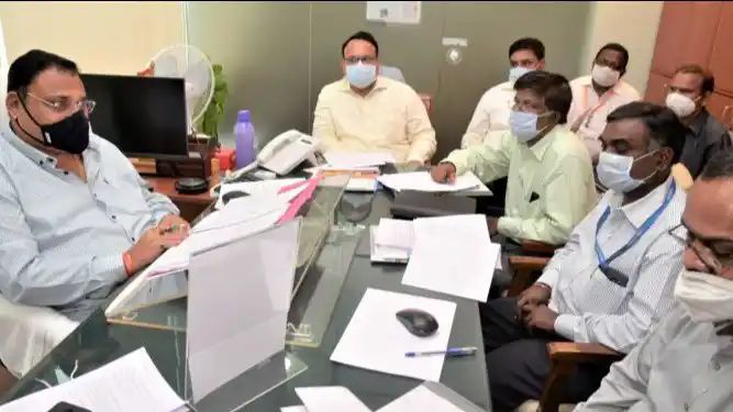 अन्न पदार्थातील भेसळ रोखण्यासाठी कडक कारवाई करा : राजेंद्र पाटील यड्रावकर अन्न पदार्थातील भेसळ रोखण्यासाठी कडक कारवाई करा : राजेंद्र पाटील यड्रावकर