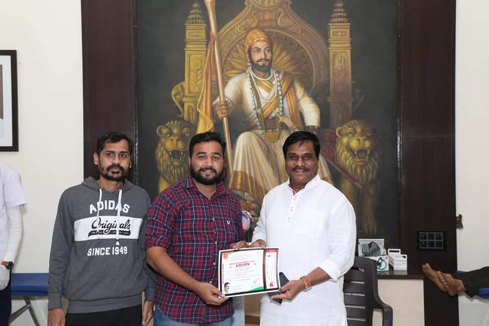 शंकर केमसे यांच्या वतीने आयोजित रक्तदान शिबिरात २२५ जणांनी केले रक्तदान