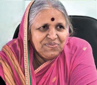 हा पुरस्कार माझी झोळी भरणाऱ्यांचा, माझ्या लेकरांचा, मग उरलासुरला माझा : सिंधुताई सपकाळ हा पुरस्कार माझी झोळी भरणाऱ्यांचा, माझ्या लेकरांचा, मग उरलासुरला माझा : सिंधुताई सपकाळ