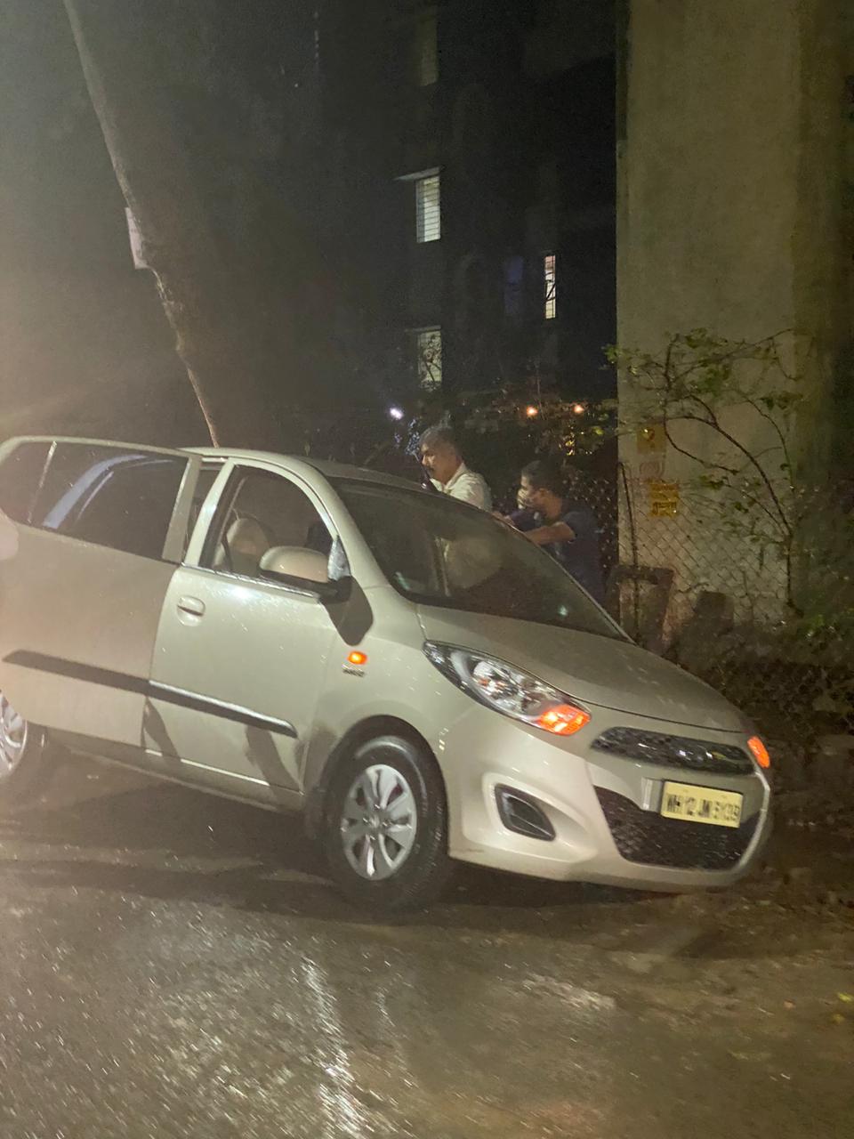 कर्वेनगरमध्ये रस्त्याकडेची खोदाई बुजवण्याचे काम निकृष्ट ; वाहने अडकून नागरिकांना त्रास