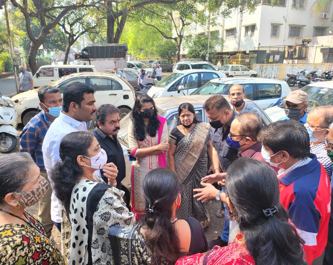 प्रभाग १३ हॅप्पी कॉलनी, एरंडवणा मधील डी.पी तील रस्त्यांची कामे लवकर व्हावीत यासाठी पाहणी दौरा प्रभाग १३ हॅप्पी कॉलनी, एरंडवणा मधील डी. पी तील रस्त्यांची कामे लवकर व्हावीत यासाठी पाहणी दौरा