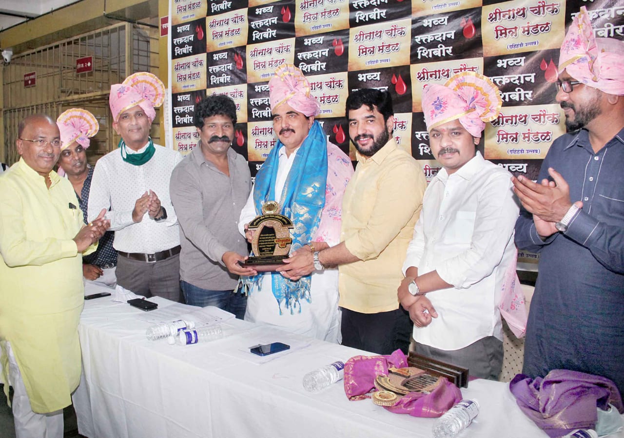 दीपक मानकर यांना कलियुगातील कर्ण पुरस्कार प्रदान