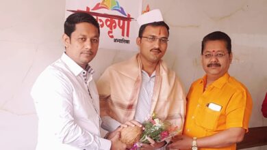 तहसीलदार पदी नियुक्ती झाल्याबद्दल रविंद्र भाबड यांचा सत्कार