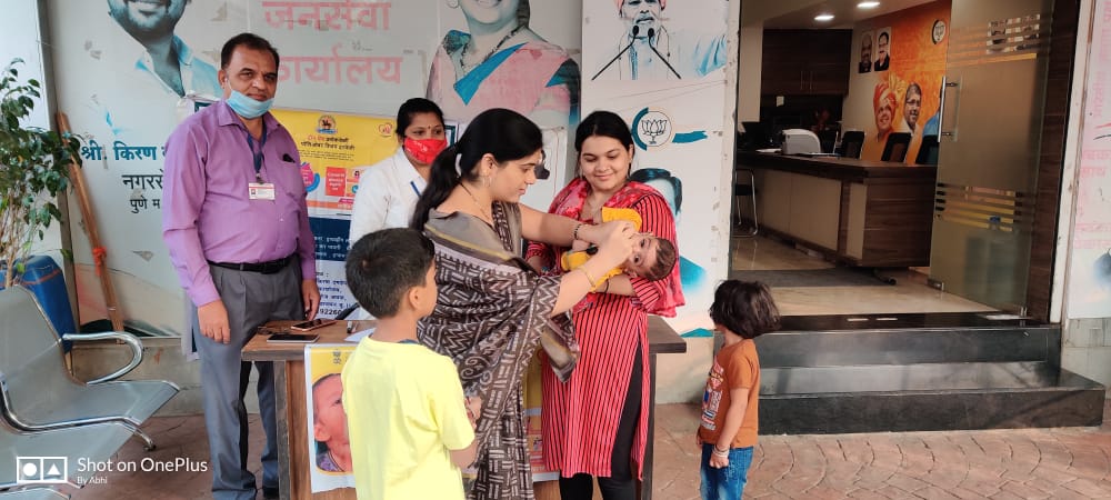 बावधनमध्ये पियुषा किरण दगडे पाटील यांच्या हस्ते पोलिओ अभियानास प्रारंभ