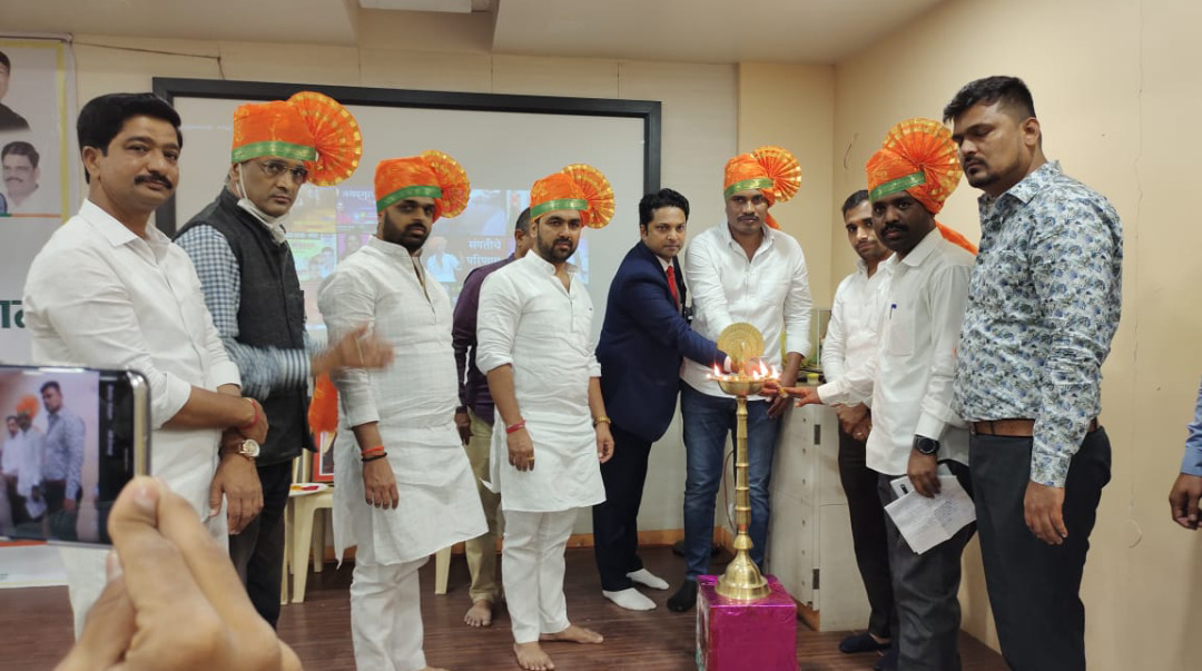 राजमाता जिजाऊ व स्वामी विवेकानंद जयंतीनिमित्त भाजयुमो कडून पुणे जिल्ह्यातील ३० युवकांचा सन्मान