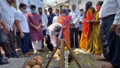कोथरुड मधील श्रीकृष्णनगर, सागर काॅलनी येथील नाल्याच्या कडेने होणार सीमाभिंत ; चंद्रकांत पाटील यांच्या हस्ते कामाचे भूमिपूजन