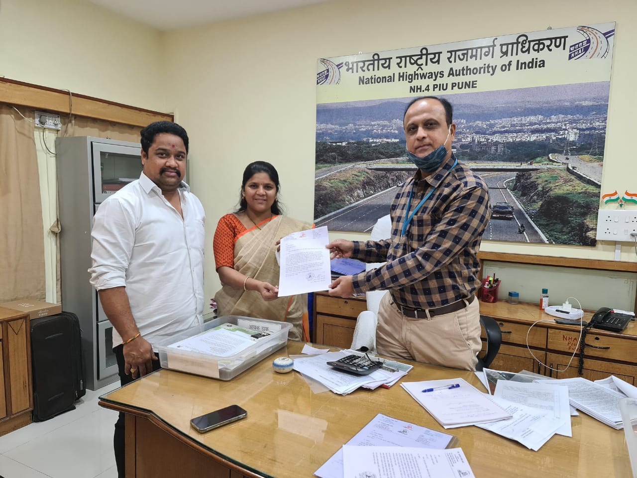 चांदणी चौकातील वाहतूक कोंडी कमी करण्यासाठी सर्व्हिस रस्ता पूर्ण करण्याची अल्पना वरपे यांची मागणी..