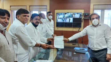 एक हजार बेडस् वाढविणार रुग्णवाहिकांसाठी संस्थांची मदत घेणार काँग्रेसच्या शिष्टमंडळाला महापालिका आयुक्तांचे आश्वासन