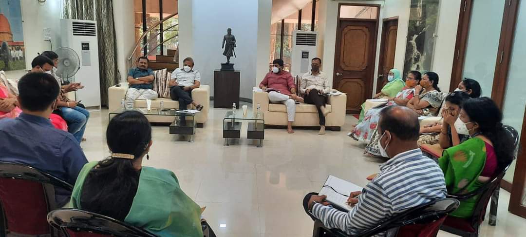 पुणे महापालिकेतील सर्वपक्षीय गटनेत्यांसमवेत महापौरांची कोरोना आढावा बैठक हा झाला निर्णय…