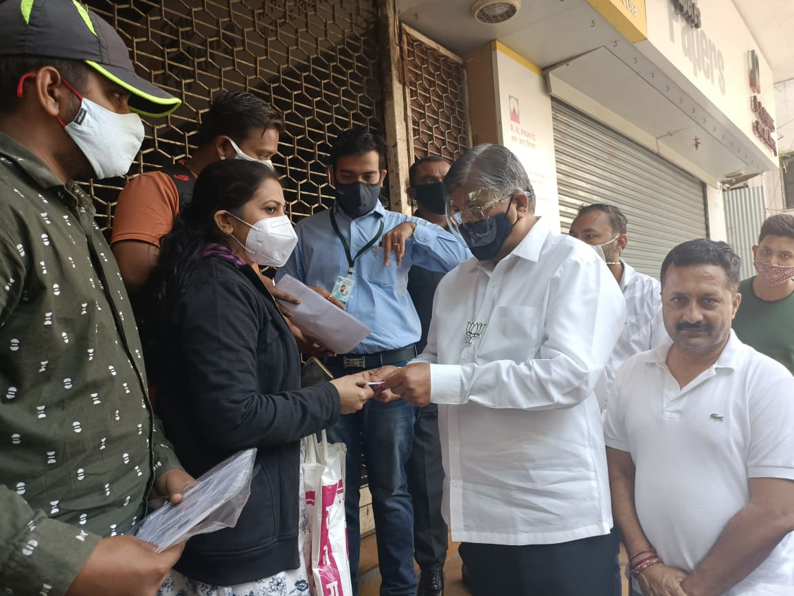 रेमडेसिवीर इंजेक्शन उपलब्धतेचा  भाजप प्रदेशाध्यक्ष चंद्रकांत पाटील यांच्याकडून आढावा
