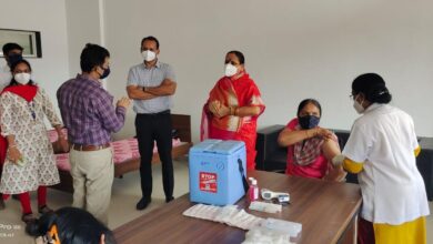 कोविड – १९ प्रतिबंधित लसीकरण केंद्र कर्वेनगर मध्ये सुरु ; लक्ष्मी दुधाने यांच्या पाठपुराव्याला यश..