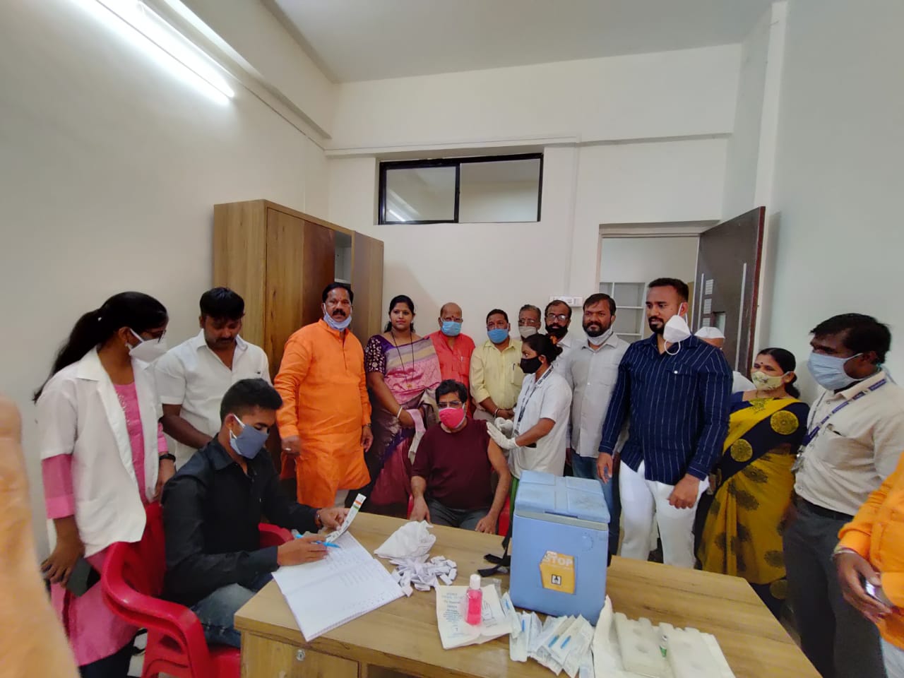 कर्वेनगरमधील सम्राट अशोक विद्यालयात कोरोना लसीकरण केंद्र सुरू