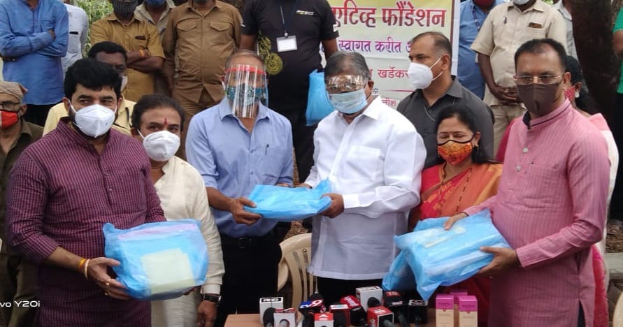 कोरोना योद्धांसाठी सुरक्षा चक्र – क्रिएटिव्ह फाउंडेशन व वेस्टर्न इंडिया फोर्जिंग चा उपक्रम..