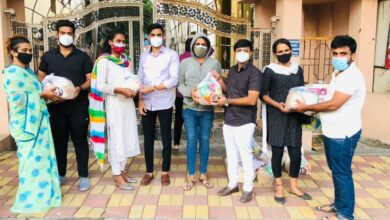 ‘एक मदत तृतीयपंथीयांसाठी’हेलपिंग हँड चे तृतीयपंथीयांना शिधा वाटप