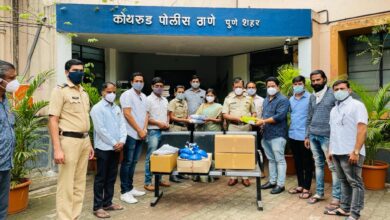 नगरसेविका अल्पना वरपे यांच्याकडून कोथरुड पोलीस स्टेशनला कोरोना सुरक्षा किट..