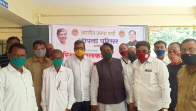कर्वेनगर, कोथरुड भागातील रिक्षाचालकांना प्रत्येकी १५०० रुपयांची मदत ; माजी नगरसेवक उज्वल केसकर यांचा मदतीचा हात
