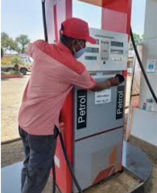 पुण्यात पेट्रोल शंभरी पार!