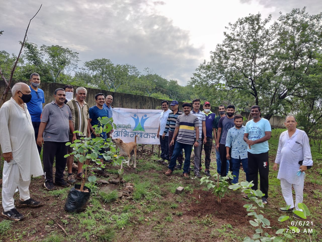 आम्ही अभिनवकर चा पर्यावरण दिन  वृक्षारोपण करून साजरा!