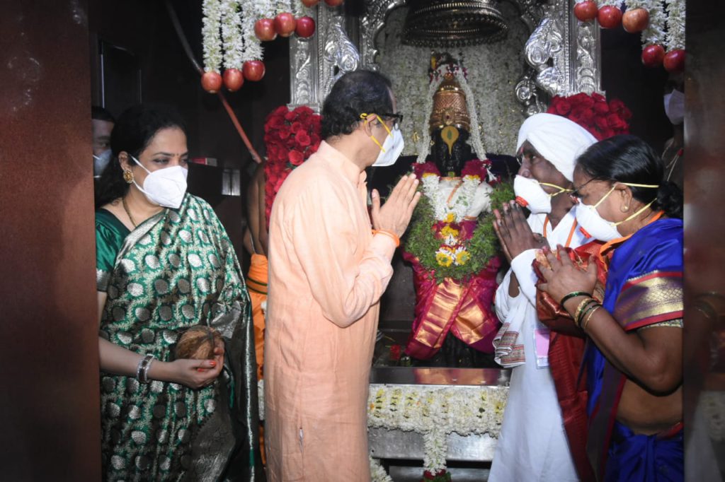 पंढरपुरात पुन्हा एकदा भक्तिसागर भरु दे, जनतेला आनंदी, निरोगी आयुष्य जगू दे – मुख्यमंत्री उद्धव ठाकरे यांचे पांडुरंगाच्या चरणी साकडे पंढरपुरात पुन्हा एकदा भक्तिसागर भरु दे, जनतेला आनंदी, निरोगी आयुष्य जगू दे – मुख्यमंत्री उद्धव ठाकरे यांचे पांडुरंगाच्या चरणी साकडे