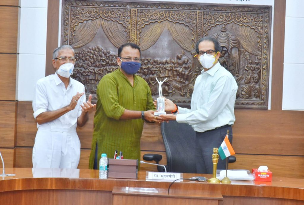 कोविडनंतर दाटणारी निराशा दूर करण्याचे काम ‘हास्य जत्रा’ची टीम करत आहे ; उध्दव ठाकरे