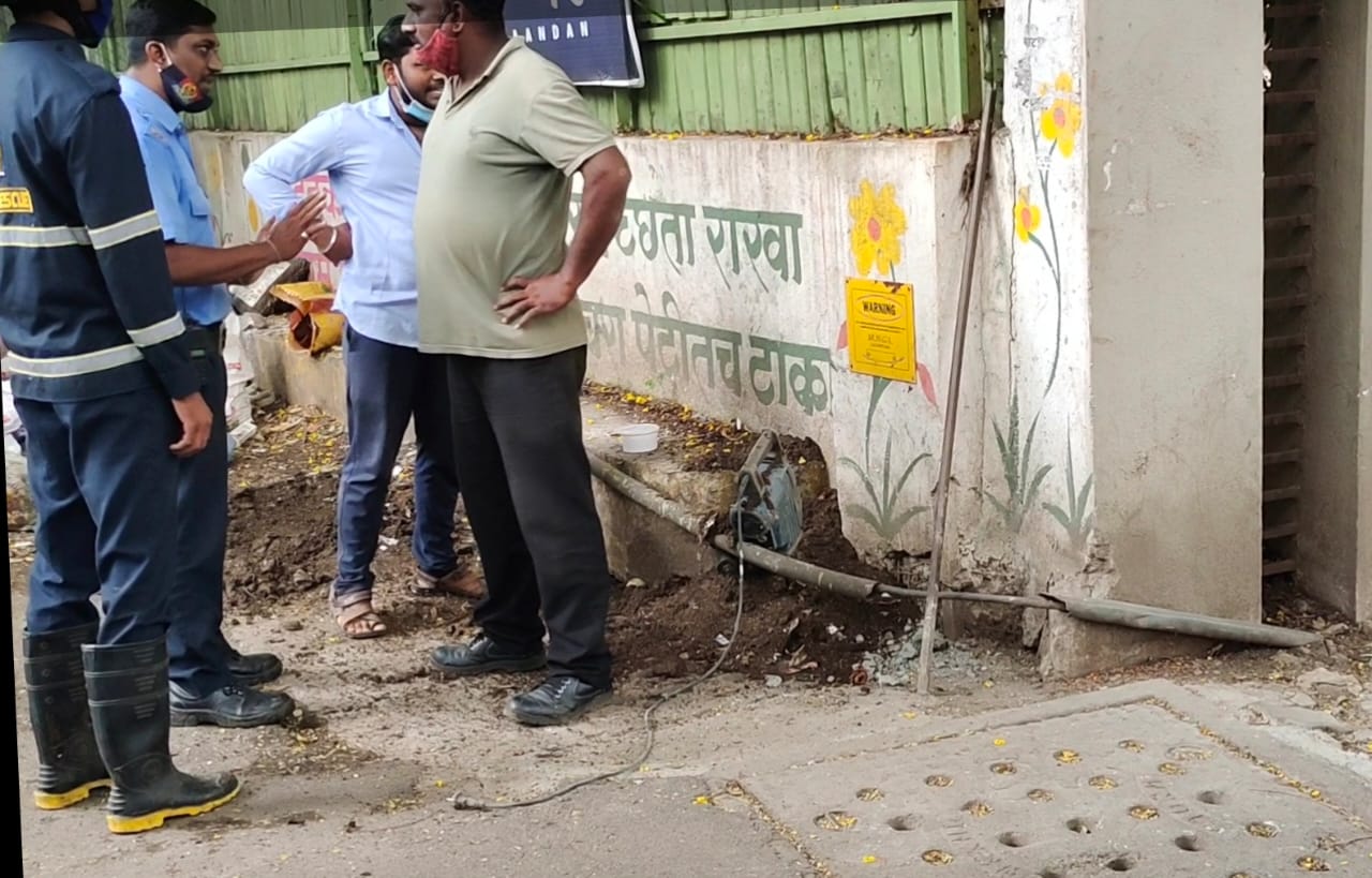 पौड रस्त्यावर गॅस लाईन फुटली ; भीतीचे वातावरण पाहा व्हिडिओ…