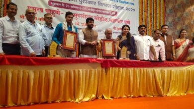 बढेकर ग्रुपचे प्रविण बढेकर यांना अभिनवरत्न पुरस्कार प्रदान..