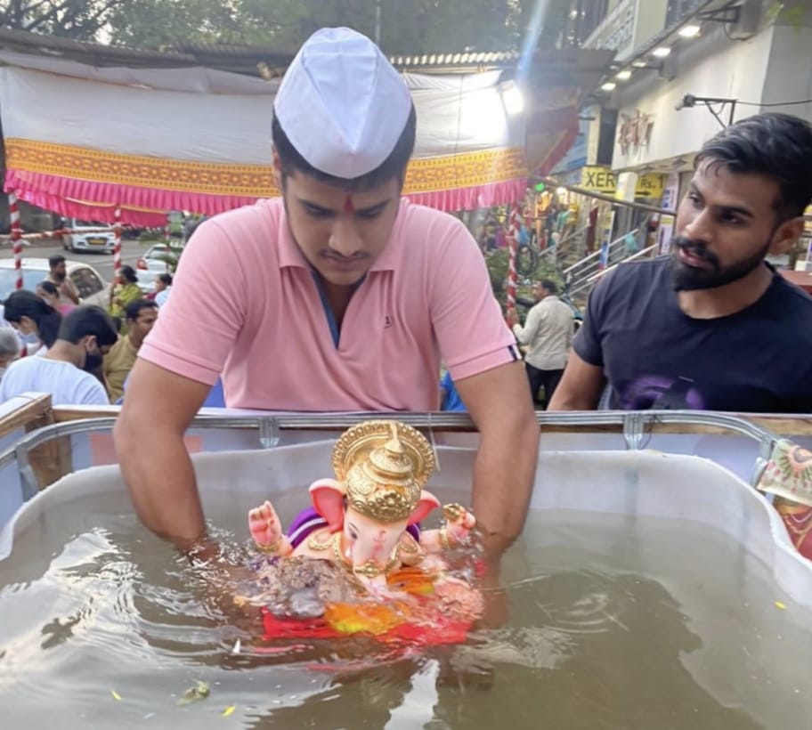 मनसेचे मंदार बलकवडे यांनी केलेल्या गणेश विसर्जन हौदात सातव्या दिवशी ३५० गणेश मूर्तींचे विसर्जन..