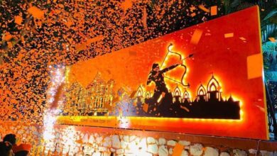 नगरसेवक दीपक पोटेंच्या पुढाकारातून साकारलेल्या अयोध्येतील राममंदिर बोधचिन्हाचे चंद्रकांत पाटील यांच्या हस्ते लोकार्पण