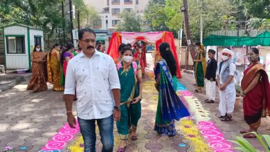 कोथरूडमधील महेश विद्यालयात विद्यार्थ्यांचे पारंपारिक पद्धतीने स्वागत ; पहा व्हिडिओ