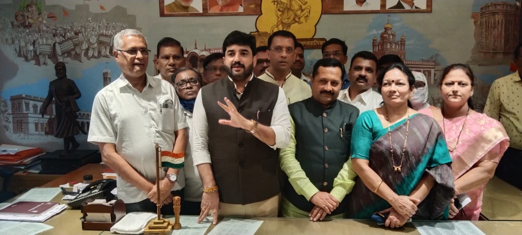 महापालिका कर्मचाऱ्यांची दिवाळी होणार गोड : पाच वर्षाचा करार : बोनससह 3 हजाराचा कोविड भत्ता देखील मिळणार