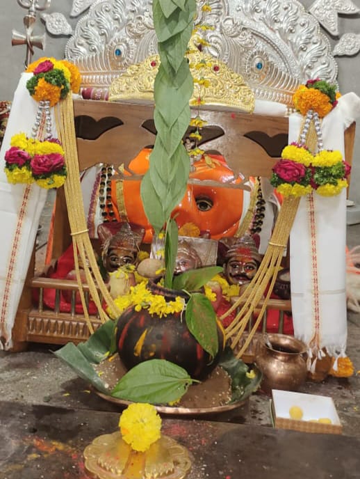 मुळशी मधील खारवडे येथे भक्तिमय वातावरणात म्हसोबा मंदिरात घटस्थापना.. मुळशी मधील खारवडे येथे भक्तिमय वातावरणात म्हसोबा मंदिरात घटस्थापना..