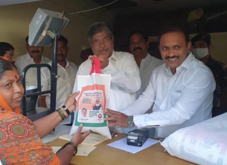 ‘मोदीजी धन्यवाद’ उपक्रमाची भाजप प्रदेशाध्यक्ष चंद्रकांत पाटील यांच्याकडून कर्वेनगरमध्ये सुरूवात