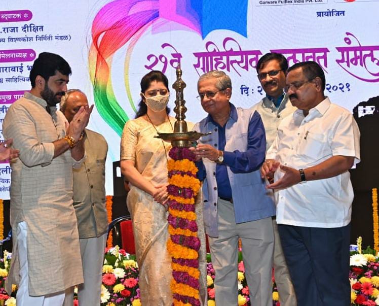 साहित्य संमेलनात राजकारण्यांच्या सहभागावरून होणारा वाद निरर्थक : डॉ. राजा दीक्षित,