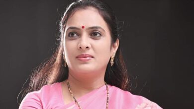 रोहिणी खडसे यांच्या गाडीवरील हल्लाप्रकरणी शिवसेनेच्या ३ पदाधिकाऱ्यांसह ७ जणांवर गुन्हा