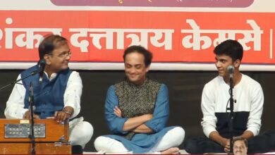 आयुष्यावर बोलू काही मधील गीतांनी कोथरुडकरांची संध्याकाळ यादगार..