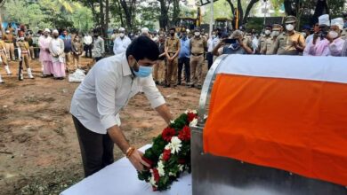 ज्येष्ठ समाजसेविका पद्मश्री सिंधुताई सपकाळ यांच्यावर शासकीय इतमामात अंत्यसंस्कार