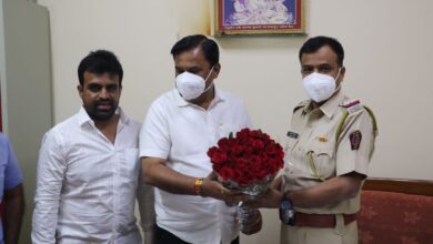 युवा दिनानिमित्त युवकांचा शहर राष्ट्रवादी युवक काँग्रेसतर्फे सन्मान.