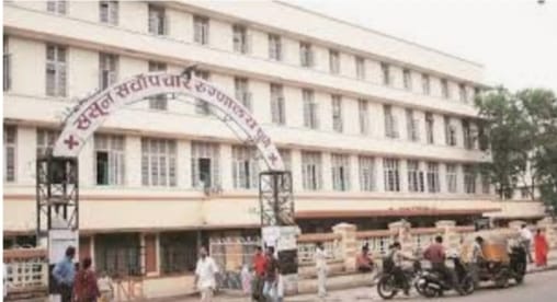 पुण्यात ससून रुग्णालयातील डॉक्टर्स, नर्ससह 284 जणांना कोरोनाची लागण पुण्यात ससून रुग्णालयातील डॉक्टर्स, नर्ससह 284 जणांना कोरोनाची लागण