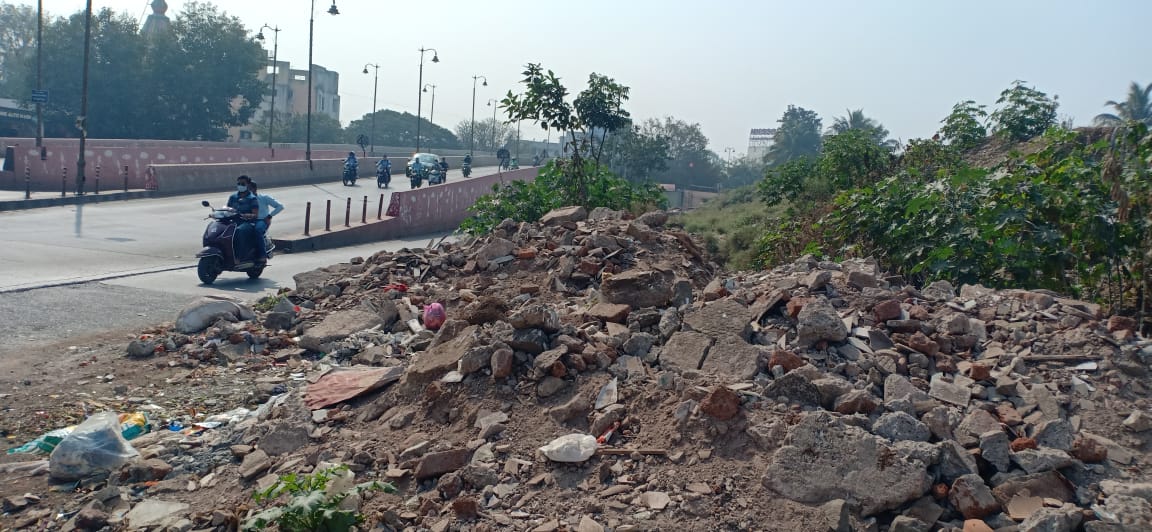 कर्वेनगरमध्ये राड्यारोड्यामुळे निर्माण होणाऱ्या बकालपणाला जबाबदार कोण?